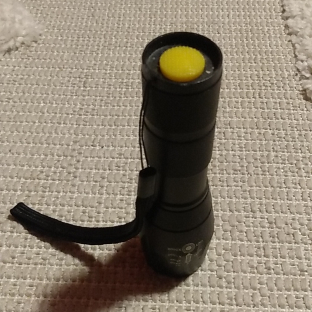 Atomic  beam flashlight
